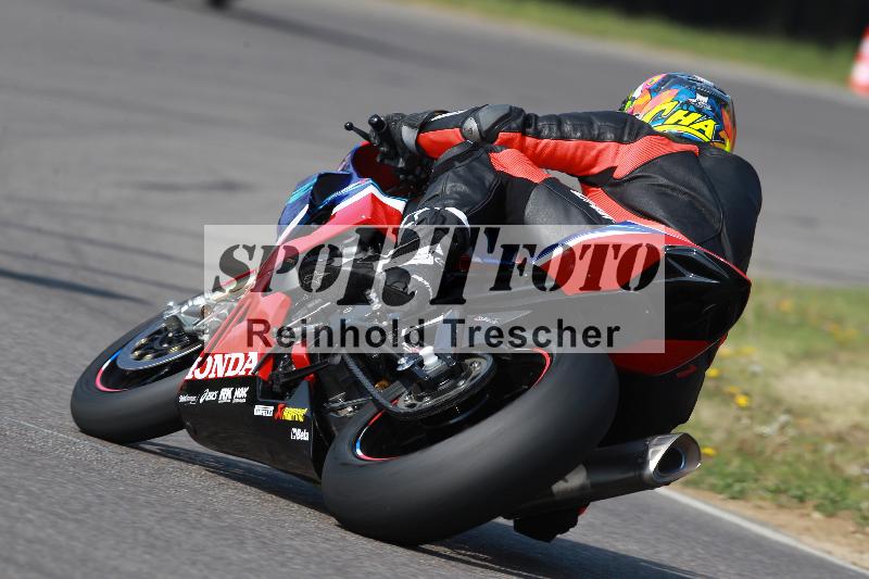 /Archiv-2022/12 22.04.2022 Discover the Bike ADR/Race 3/backside